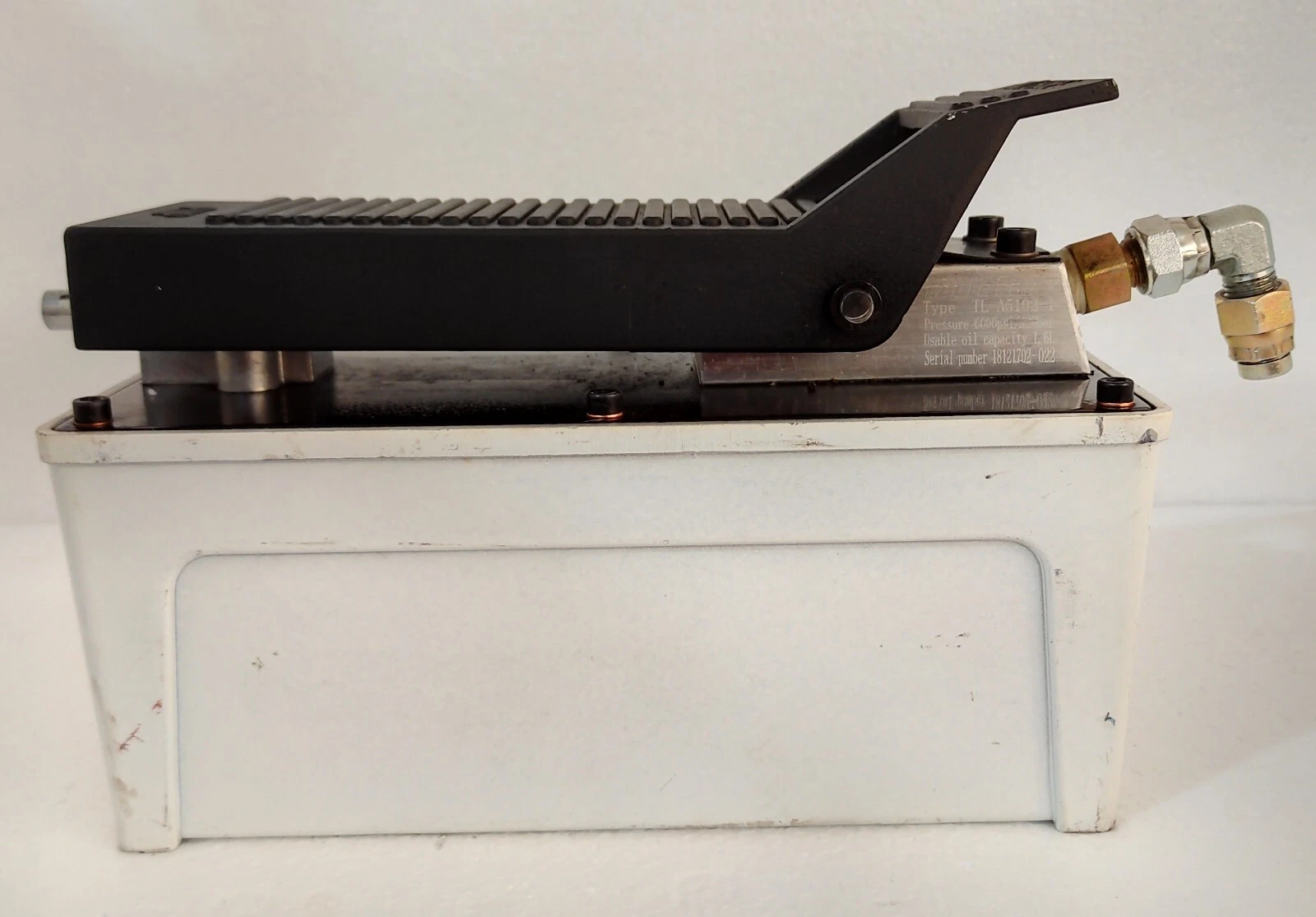 admin/uploads/uploads/Eagle Pro TL-A5102-1 Air Hydraulic Foot Pump 6000_5.webp